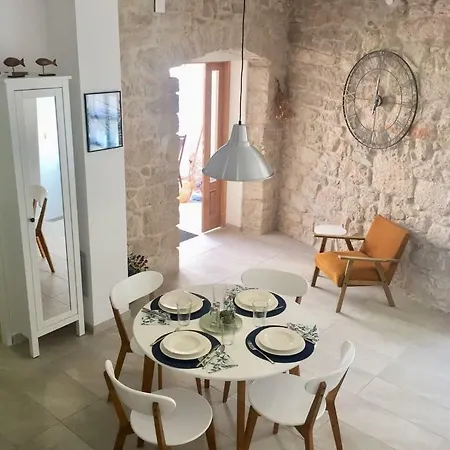 Kamena Kuca Vrh Dom wakacyjny Betina (Sibenik-Knin)