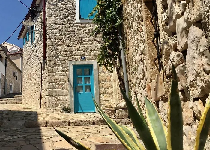 Kamena Kuca Vrh Tatil Evi *