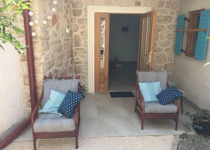 Kamena Kuca Vrh Holiday home *