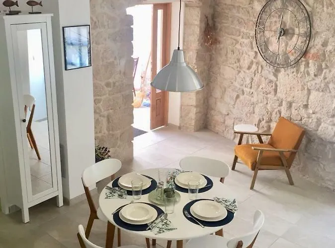 Kamena Kuca Vrh Holiday home Betina (Sibenik-Knin)