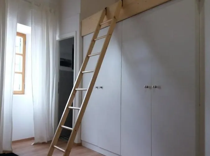 Kamena Kuca Vrh Betina (Sibenik-Knin)