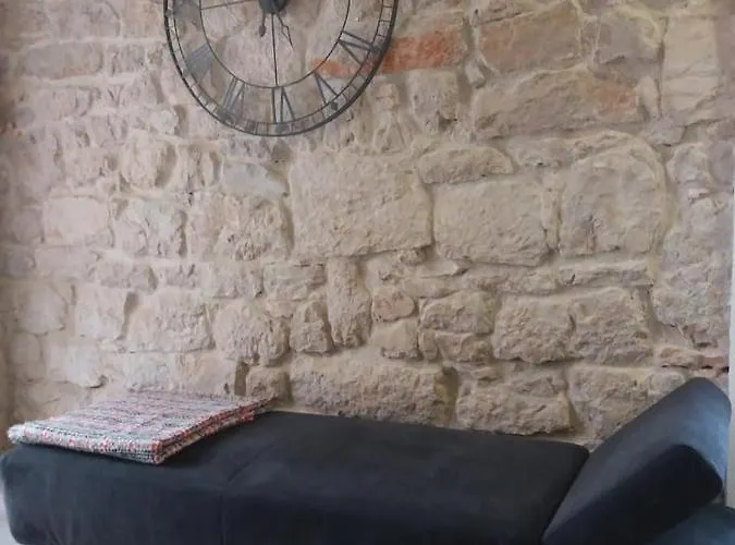 Holiday home Kamena Kuca Vrh Betina (Sibenik-Knin)